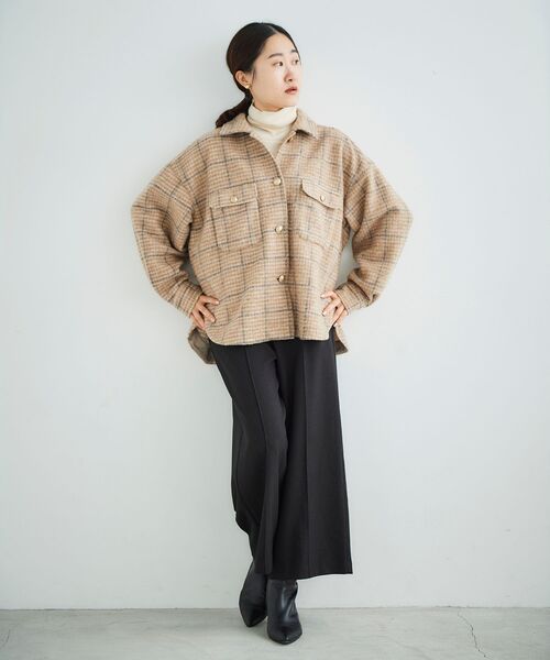 le.coeur blanc(ルクールブラン)の「ウールライクワイドクロップドパンツ(スラックス・レディース・グレイッシュベージュ/ピンク系その他/ダークグリーン/ブラック/ブルー・36/38)」の16枚目の写真