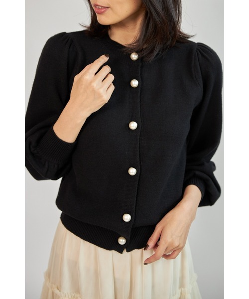 &. NOSTALGIA（アンドドットノスタルジア）の「パールボタンカーディガン（カーディガン/ボレロ・レディース・アイボリー/ブラック/レッド/キャメル・FREE）」の7枚目の写真