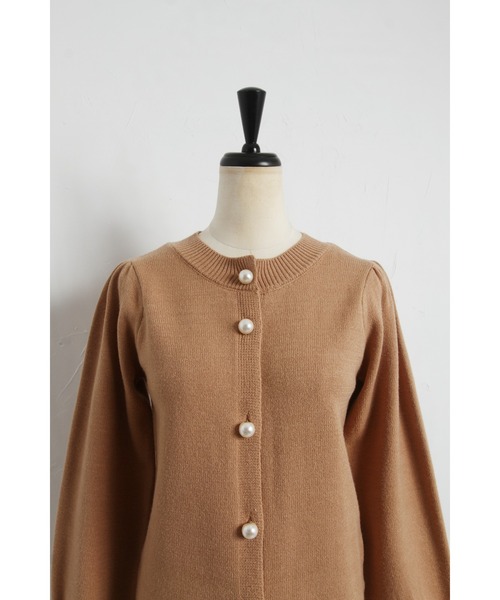 &. NOSTALGIA（アンドドットノスタルジア）の「パールボタンカーディガン（カーディガン/ボレロ・レディース・アイボリー/ブラック/レッド/キャメル・FREE）」の22枚目の写真