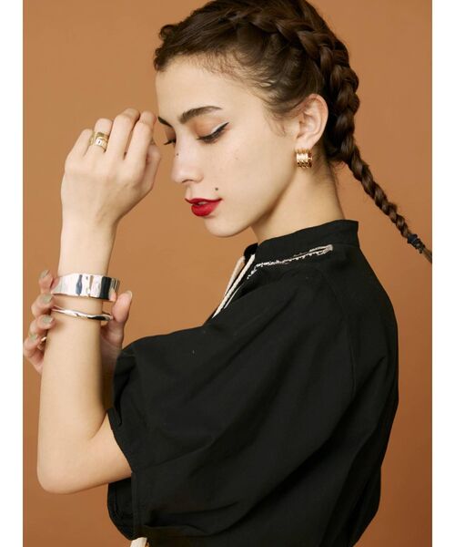 EVRIS（エヴリス）の「METAL BIG バングル（バングル/リストバンド・レディース・シルバー/ゴールド・FREE）」の3枚目の写真