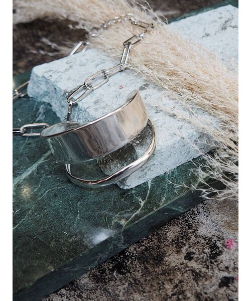 EVRIS（エヴリス）の「METAL BIG バングル（バングル/リストバンド・レディース・シルバー/ゴールド・FREE）」の4枚目の写真