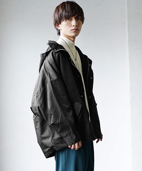 ドルマンシルエットマウンテンパーカー（マウンテンパーカー