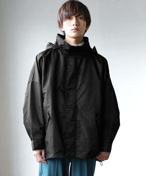 ドルマンシルエットマウンテンパーカー（マウンテンパーカー