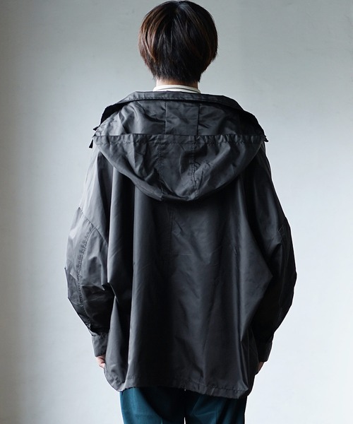 ドルマンシルエットマウンテンパーカー（マウンテンパーカー