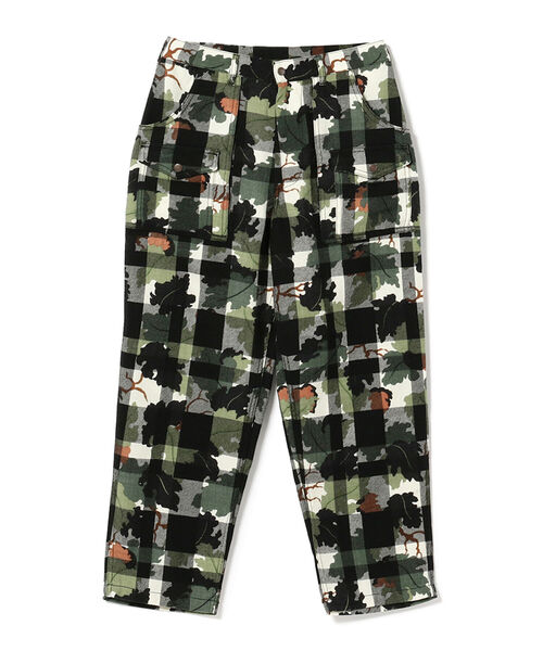 BEAMS PLUS（ビームスプラス）の「BEAMS PLUS / ウール チェック カモフラージュプリント ブッシュパンツ（その他パンツ・メンズ・ホワイト/レッド・SMALL/MEDIUM/LARGE/X-LARGE）」の4枚目の写真