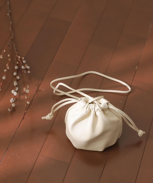 SENSE OF PLACE by URBAN RESEARCH（センスオブプレイスバイアーバンリサーチ）の「巾着ショルダーバッグ（ショルダーバッグ・レディース・モカ/グリーン/ブラック/アイボリー・ONE）」の2枚目の写真