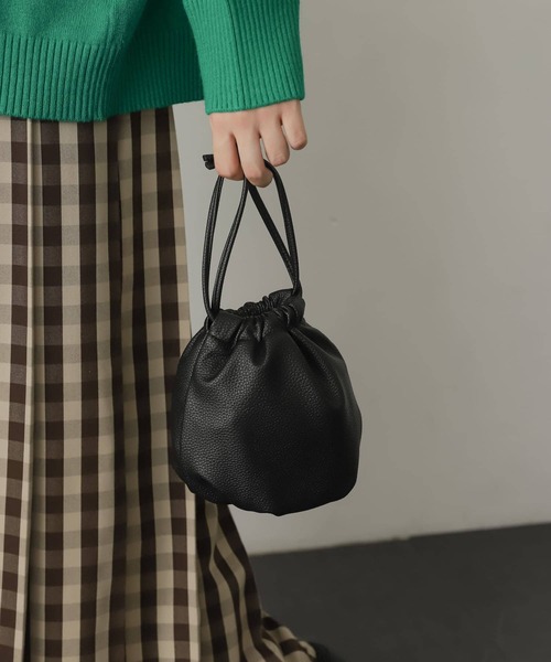 SENSE OF PLACE by URBAN RESEARCH（センスオブプレイスバイアーバンリサーチ）の「巾着ショルダーバッグ（ショルダーバッグ・レディース・モカ/グリーン/ブラック/アイボリー・ONE）」の13枚目の写真