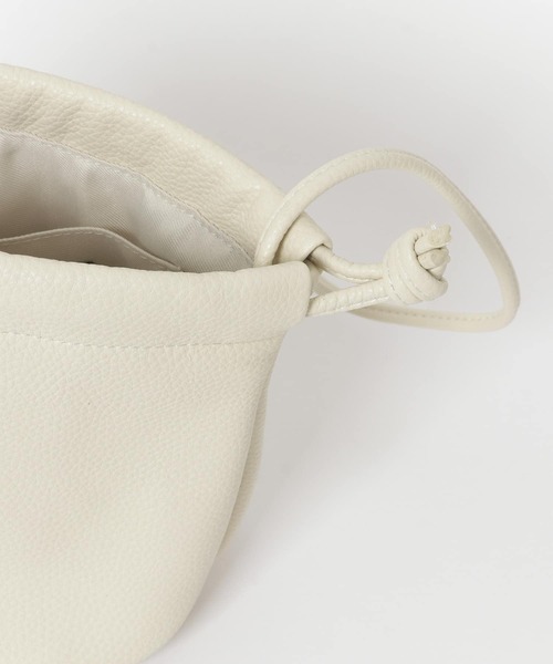 SENSE OF PLACE by URBAN RESEARCH（センスオブプレイスバイアーバンリサーチ）の「巾着ショルダーバッグ（ショルダーバッグ・レディース・モカ/グリーン/ブラック/アイボリー・ONE）」の19枚目の写真