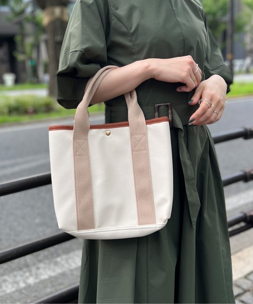 Chez toi（シェトワ）の「合皮仕切り付トートBAG（トートバッグ・レディース・ベージュ/アイボリー/モカ・FREE）」の3枚目の写真