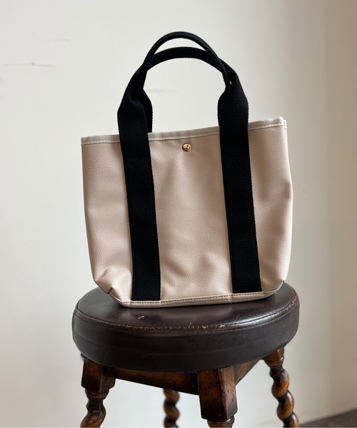 Chez toi（シェトワ）の「合皮仕切り付トートBAG（トートバッグ・レディース・ベージュ/アイボリー/モカ・FREE）」の22枚目の写真