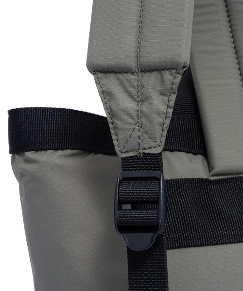 BEAMS DESIGN(ビームス デザイン)の「BEAMS DESIGN (ビームスデザイン) RIPSTOP TOWN2WAY バッグパック(バックパック/リュック・メンズ・カーキ/ブラウン/ブラック・FREE)」の12枚目の写真