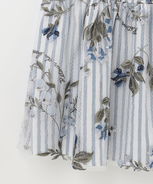 GRACE CONTINENTAL（グレースコンチネンタル）の「スズラン刺繍シャツ