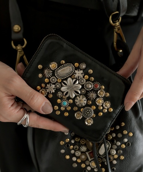 CAMPOMAGGI（カンポマッジ）の「《WEB限定》【CAMPO MAGGI(カンポマッジ)】スタッズミニウォレット（財布・レディース・ブラック・FREE）」の9枚目の写真