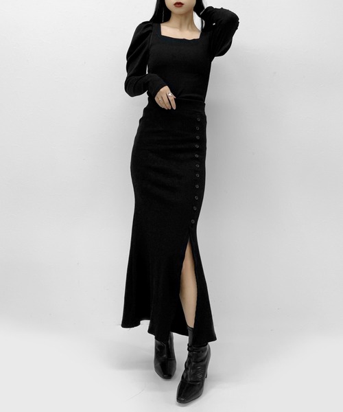 LVEU.(ラブユ.)の「Button design slit rib mermaid skirt / ボタンデザインスリットリブマーメイドスカート(スカート・レディース・ブラック・FREE)」の2枚目の写真