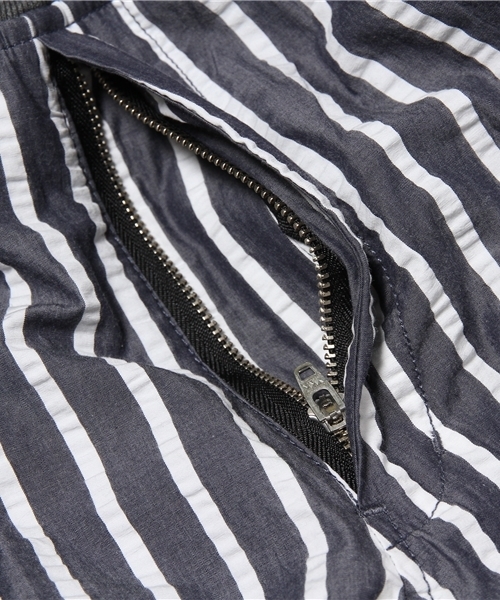 ABAHOUSE（アバハウス）の「EUサッカーストライプ　リブパンツ（その他パンツ・メンズ・チャコールグレー・2/3）」の8枚目の写真