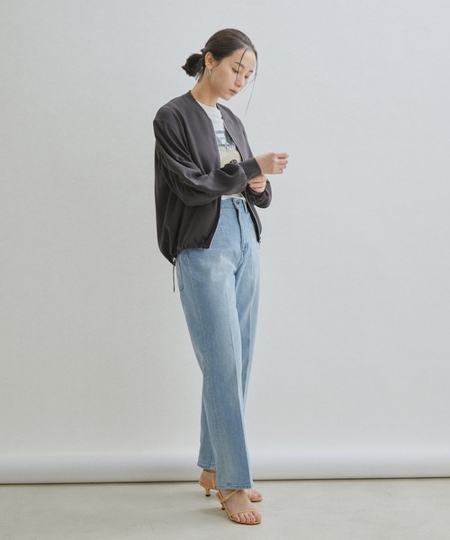 SALON adam et rope'(サロン アダム エ ロペ)の「【一部直営店舗・WEB限定】ギャザースリーブストレッチブルゾン(ブルゾン・レディース・ブルー系その他4/チャコールグレー/オフホワイト・FREE)」の11枚目の写真
