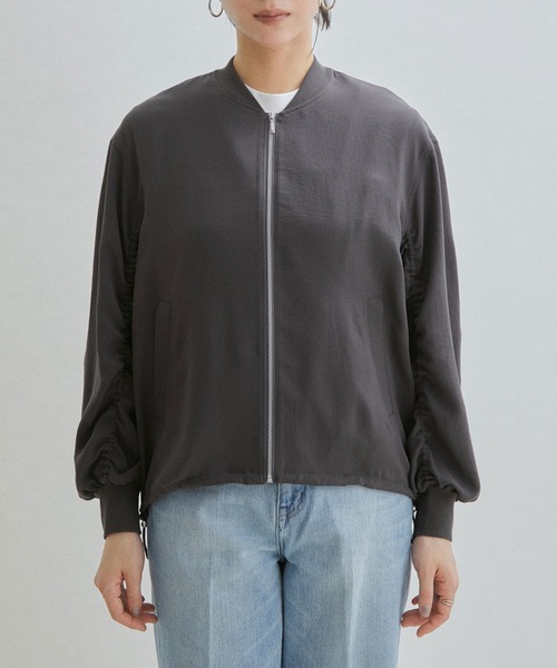 SALON adam et rope'(サロン アダム エ ロペ)の「【一部直営店舗・WEB限定】ギャザースリーブストレッチブルゾン(ブルゾン・レディース・ブルー系その他4/チャコールグレー/オフホワイト・FREE)」の21枚目の写真