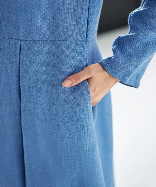 STYLE DELI(スタイルデリ)の「凹凸織り生地タックワンピース(ワンピース・レディース・ブラック/ブルー・01/02)」の12枚目の写真