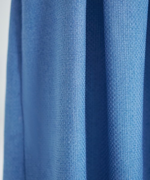 STYLE DELI(スタイルデリ)の「凹凸織り生地タックワンピース(ワンピース・レディース・ブラック/ブルー・01/02)」の13枚目の写真