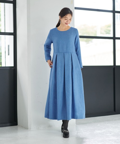 STYLE DELI(スタイルデリ)の「凹凸織り生地タックワンピース(ワンピース・レディース・ブラック/ブルー・01/02)」の14枚目の写真