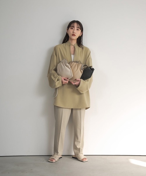 lawgy（ラウジー）の「clasp wrap shoulder bag（ショルダーバッグ・レディース・アイボリー/ベージュ/ブラック・FREE）」の12枚目の写真