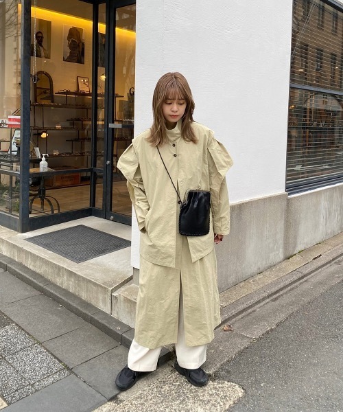 lawgy（ラウジー）の「clasp wrap shoulder bag（ショルダーバッグ・レディース・アイボリー/ベージュ/ブラック・FREE）」の8枚目の写真