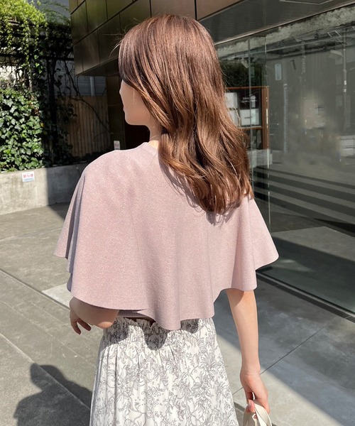 one after another NICE CLAUP（ワンアフターアナザーナイスクラップ）の「大人ガーリーなオフィススタイルにも。ケープ付きニット（ニット/セーター・レディース・ブラウン/オフホワイト/ピンク/ライトピンク・FREE）」の11枚目の写真