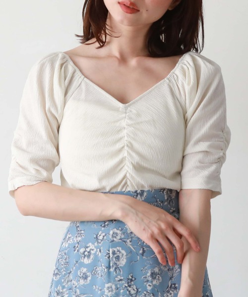 archives(アルシーヴ)の「2wayギャザー楊柳カットTOPS(Tシャツ/カットソー・レディース・オフホワイト/ブラック/アイボリー/グリーン・MEDIUM)」の2枚目の写真