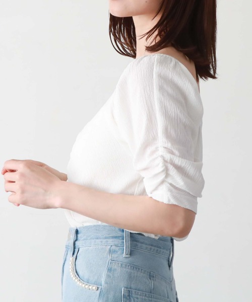 archives(アルシーヴ)の「2wayギャザー楊柳カットTOPS(Tシャツ/カットソー・レディース・オフホワイト/ブラック/アイボリー/グリーン・MEDIUM)」の6枚目の写真