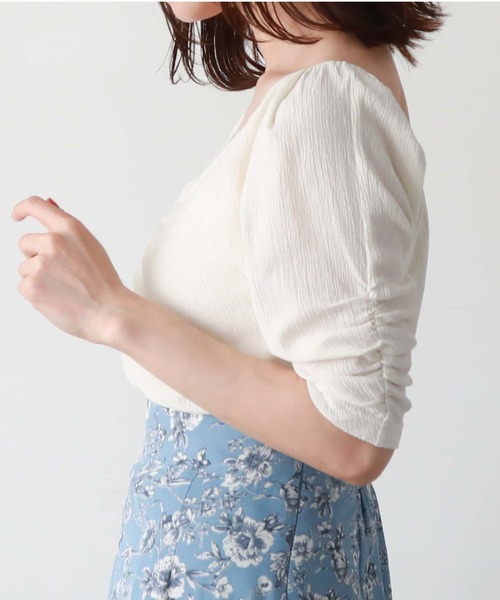 archives(アルシーヴ)の「2wayギャザー楊柳カットTOPS(Tシャツ/カットソー・レディース・オフホワイト/ブラック/アイボリー/グリーン・MEDIUM)」の14枚目の写真