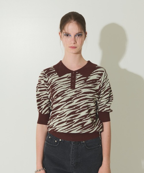Solace（ソレイス）の「ゼブラジャガードポロニット（ニット/セーター・レディース・ブラウン/ホワイト/ネイビー・FREE）」の10枚目の写真