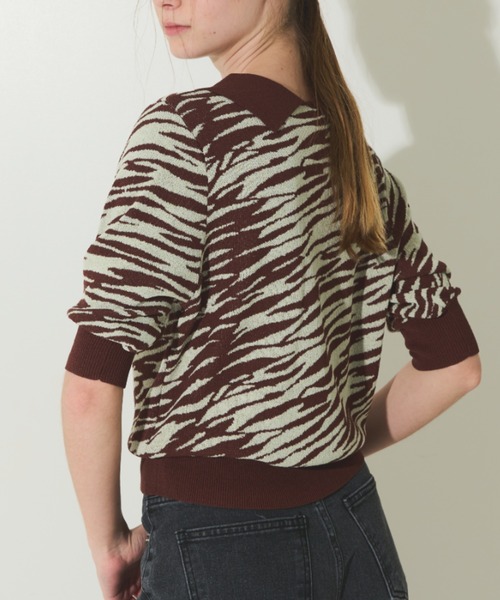 Solace（ソレイス）の「ゼブラジャガードポロニット（ニット/セーター・レディース・ブラウン/ホワイト/ネイビー・FREE）」の13枚目の写真