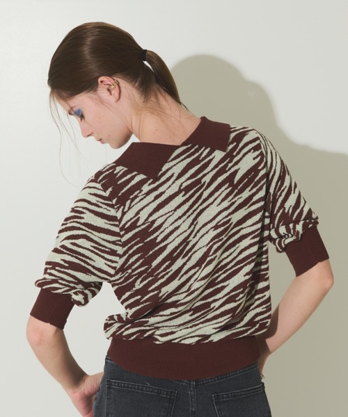 Solace（ソレイス）の「ゼブラジャガードポロニット（ニット/セーター・レディース・ブラウン/ホワイト/ネイビー・FREE）」の14枚目の写真