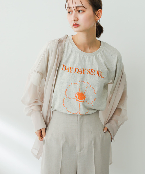 SENSE OF PLACE by URBAN RESEARCH(センスオブプレイスバイアーバンリサーチ)の「『別注』DAY DAY SEOUL×SENSE OF PLACE グラフィックTシャツ(Tシャツ/カットソー・レディース・その他2/その他1/その他3・ONE)」の2枚目の写真