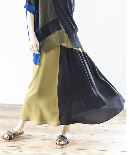 OSMOSIS（オズモーシス）の「カラーブロックフレアースカート