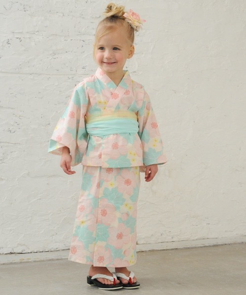 combimini（コンビミニ）の「オリジナル柄カンタン浴衣（おはな
