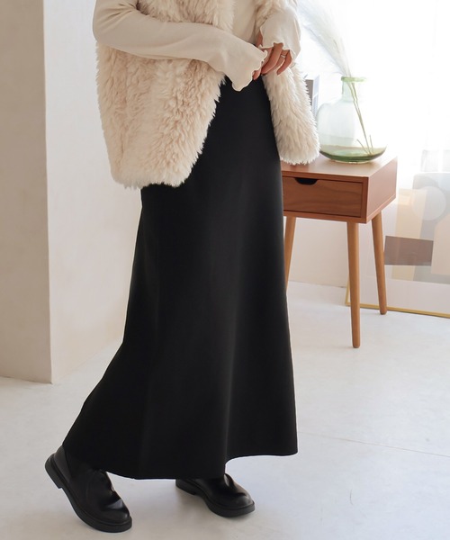 Social GIRL（ソーシャルガール）の「バックスリット ニット ロングスカート Aラインスカート（スカート・レディース・ブラック/オフホワイト/グリーン/チェリーレッド/キナリ・M）」の11枚目の写真