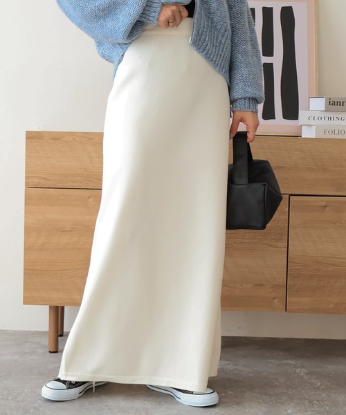 Social GIRL（ソーシャルガール）の「バックスリット ニット ロングスカート Aラインスカート（スカート・レディース・ブラック/オフホワイト/グリーン/チェリーレッド/キナリ・M）」の6枚目の写真