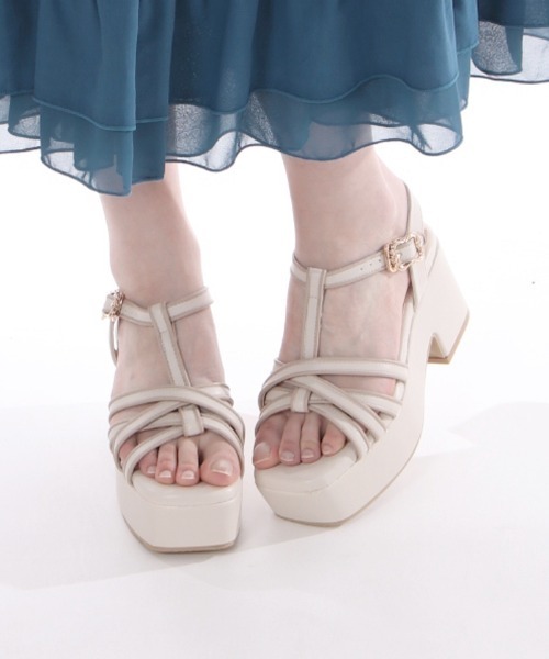 axes femme(アクシーズファム)の「パイピングストラップサンダル(サンダル・レディース・キナリ/ブラウン/ブラック・MEDIUM/LARGE)」の13枚目の写真