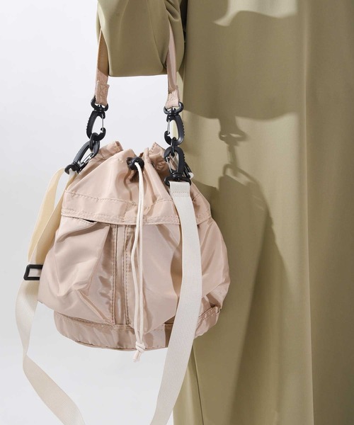 folka(フォルカ)の「3-7A3 超軽量 2WAY ナイロン ショルダーバッグ 【Maison select -メゾンセレクト-】(ショルダーバッグ・レディース・アイボリー/カーキ/ベージュ/ブラック・ONE SIZE)」の4枚目の写真