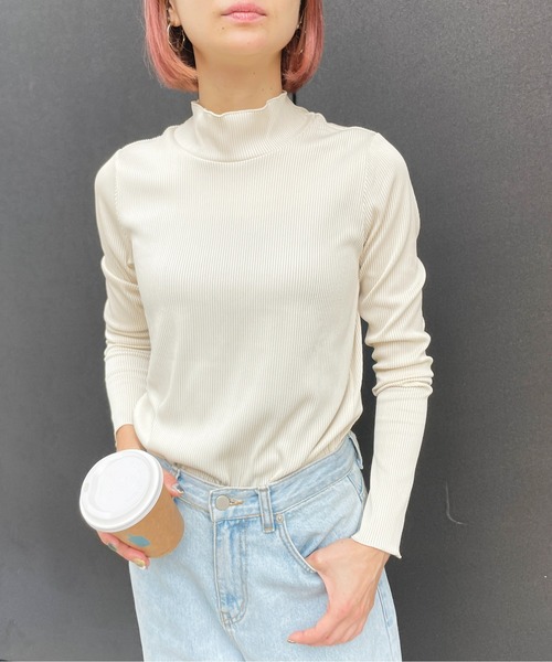 Meli rich(メリーリッチ)の「リップルプリーツハイネック(Tシャツ/カットソー・レディース・ブラック/チャコールグレー/アイボリー/グレイッシュベージュ/ダークグリーン・MEDIUM)」の2枚目の写真