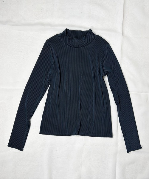 Meli rich(メリーリッチ)の「リップルプリーツハイネック(Tシャツ/カットソー・レディース・ブラック/チャコールグレー/アイボリー/グレイッシュベージュ/ダークグリーン・MEDIUM)」の13枚目の写真