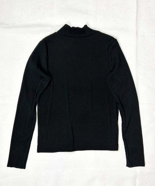 Meli rich(メリーリッチ)の「リップルプリーツハイネック(Tシャツ/カットソー・レディース・ブラック/チャコールグレー/アイボリー/グレイッシュベージュ/ダークグリーン・MEDIUM)」の11枚目の写真