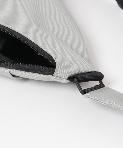 SML（エスエムエル）の「『撥水』『別注』SML×DOORS　ボディバッグ（ショルダーバッグ・メンズ・ブラック/ベージュ系その他/グレー・-）」の22枚目の写真