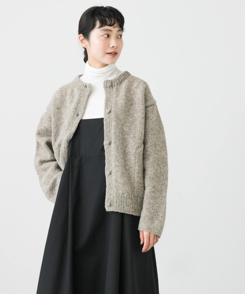 かぐれ　ペルークルーネックカーディガン グレー かぐれ（カグレ）の「ペルークルーネックカーディガン（ニット