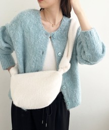 GeeRA（ジーラ）の「フェイクファーハーフムーンショルダー（ショルダーバッグ）」