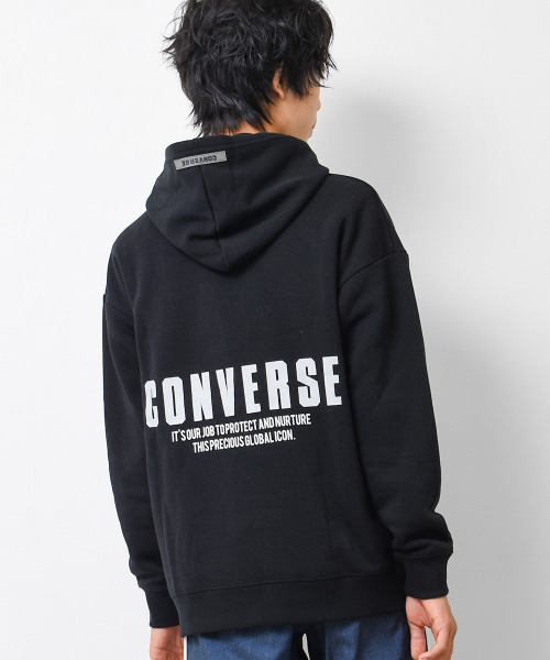 CONVERSE(コンバース)の「【裏起毛】CONVERSE 別注バックプリントフーディートレーナー(パーカー・キッズ・グレイッシュベージュ/杢グレー/ブラック・150/160/140/130)」の2枚目の写真