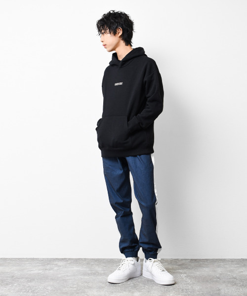 CONVERSE(コンバース)の「【裏起毛】CONVERSE 別注バックプリントフーディートレーナー(パーカー・キッズ・グレイッシュベージュ/杢グレー/ブラック・150/160/140/130)」の4枚目の写真