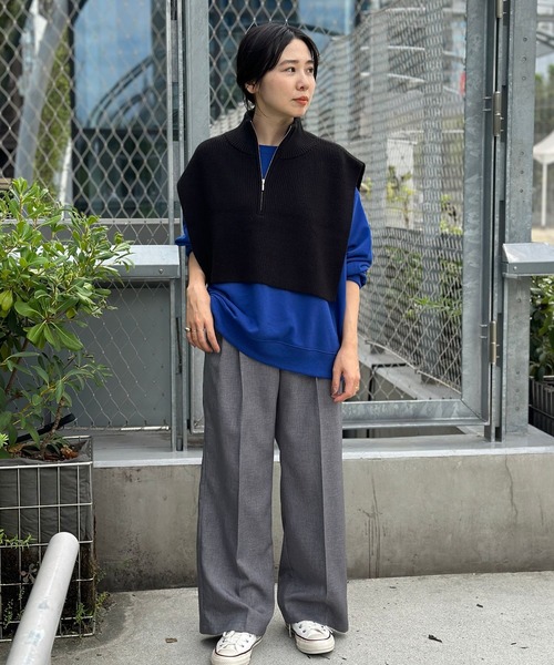 LEPSIM(レプシィム)の「7ゲージハイネックZIPケープ 907024(ニット/セーター・レディース・グレイッシュベージュ/ブラック/ブラウン/チャコールグレー・FREE)」の6枚目の写真