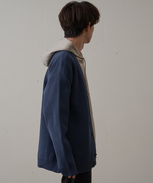 Blue Standard （ブルースタンダード）の「【BLUE STANDARD/ブルースタンダード】軽量 マシンウォッシャブル　 抗ピル 　帯電防止 　7GエアリーVネックボタン　カーディガン　捲縮ニット（カーディガン/ボレロ・メンズ・ブルーグレー/ブラック/チャコールグレー・MEDIUM/X-LARGE/LARGE）」の16枚目の写真